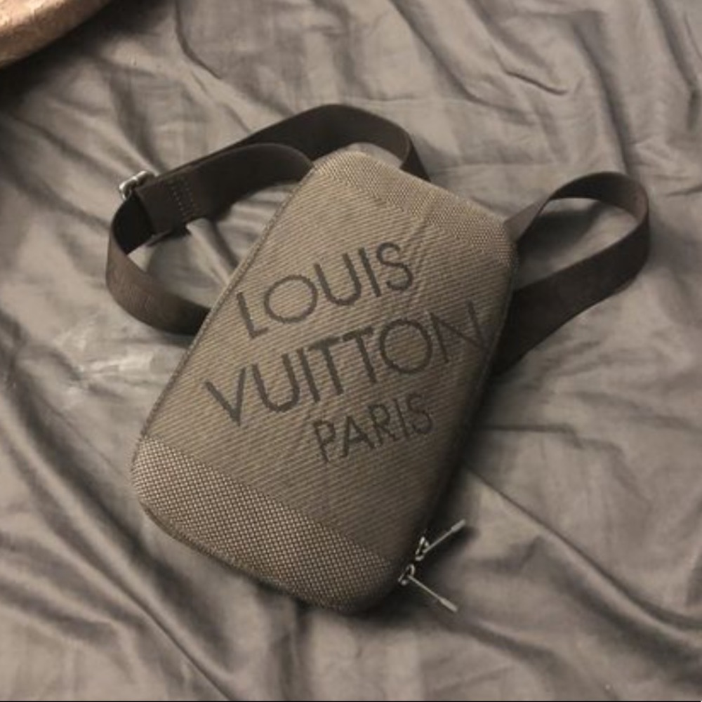 Louis Vuitton Men’s mans shoulder bag.